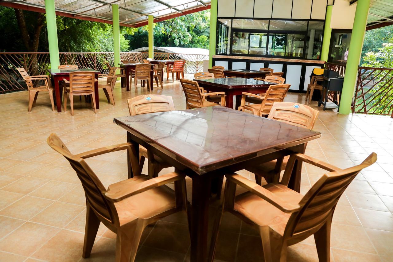 Malwathu Oya Caravan Park Bed & Breakfast Anuradhapura Exterior photo