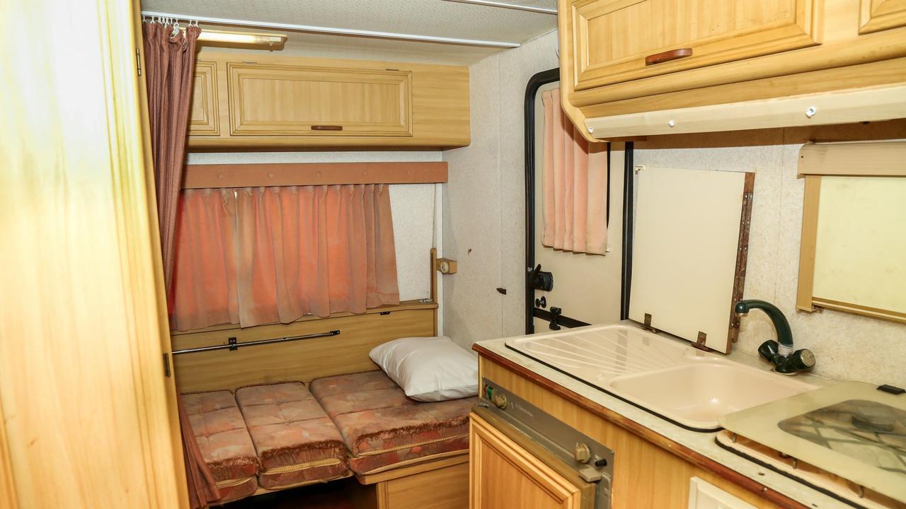 Malwathu Oya Caravan Park Bed & Breakfast Anuradhapura Exterior photo